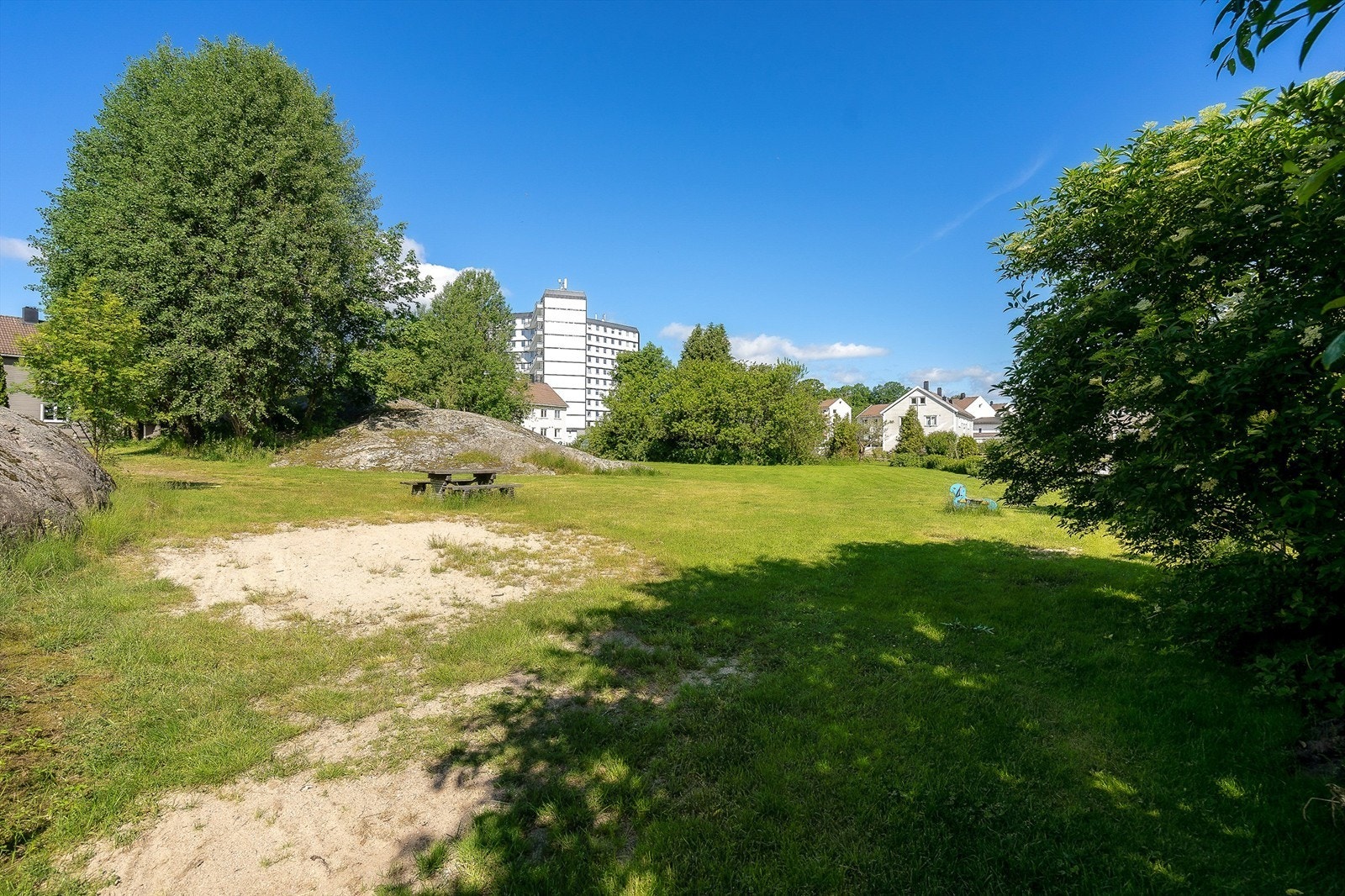 Hyggelig friområde bak eiendommen Galleribilde