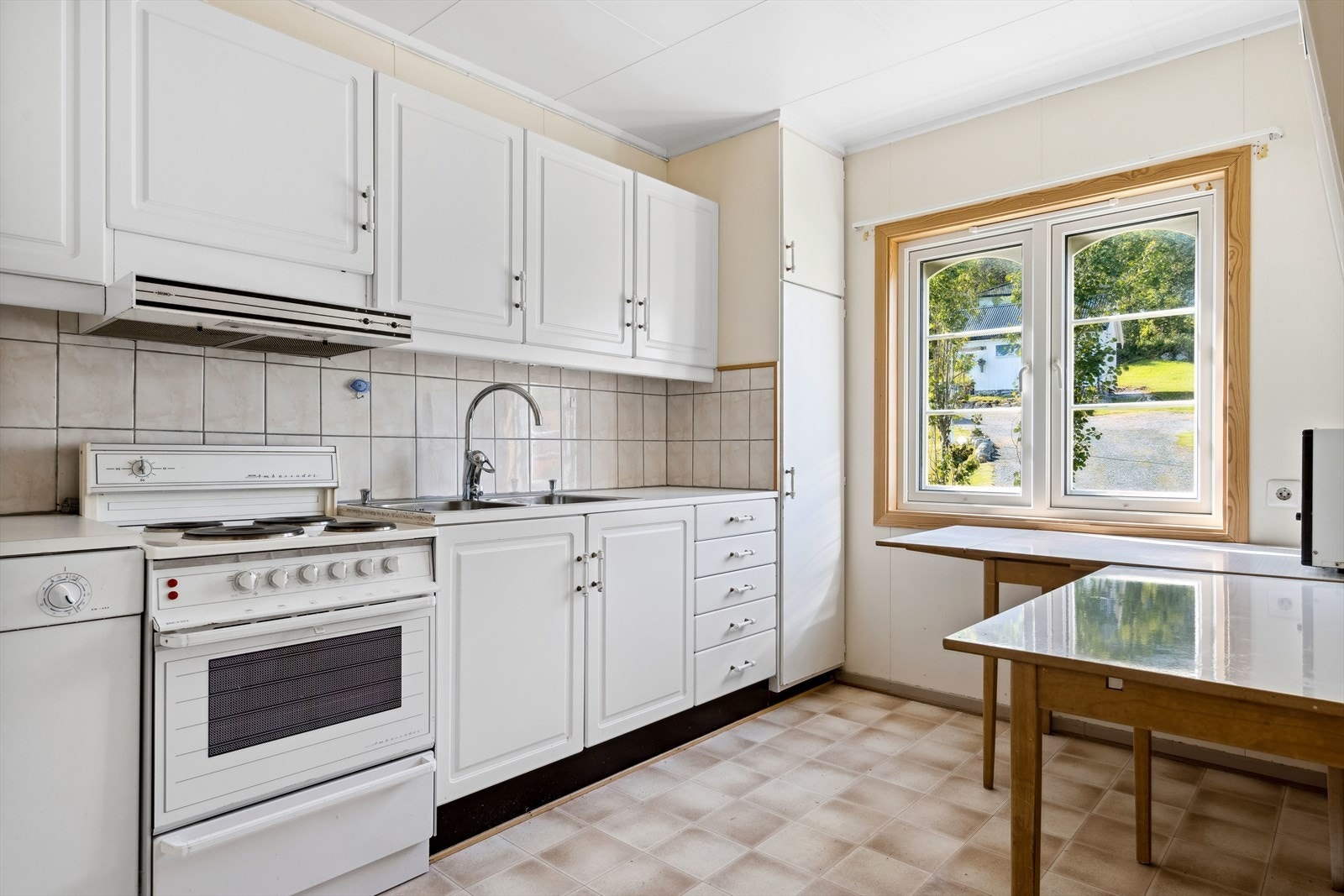 De fleste vinduer i 1.etasje er skiftet (ca 2006) Galleribilde