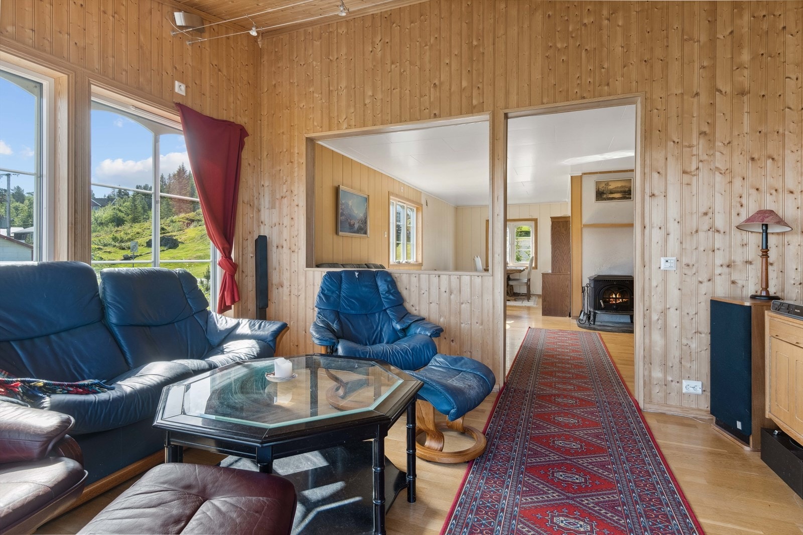 Boligen selges med møbler. Galleribilde