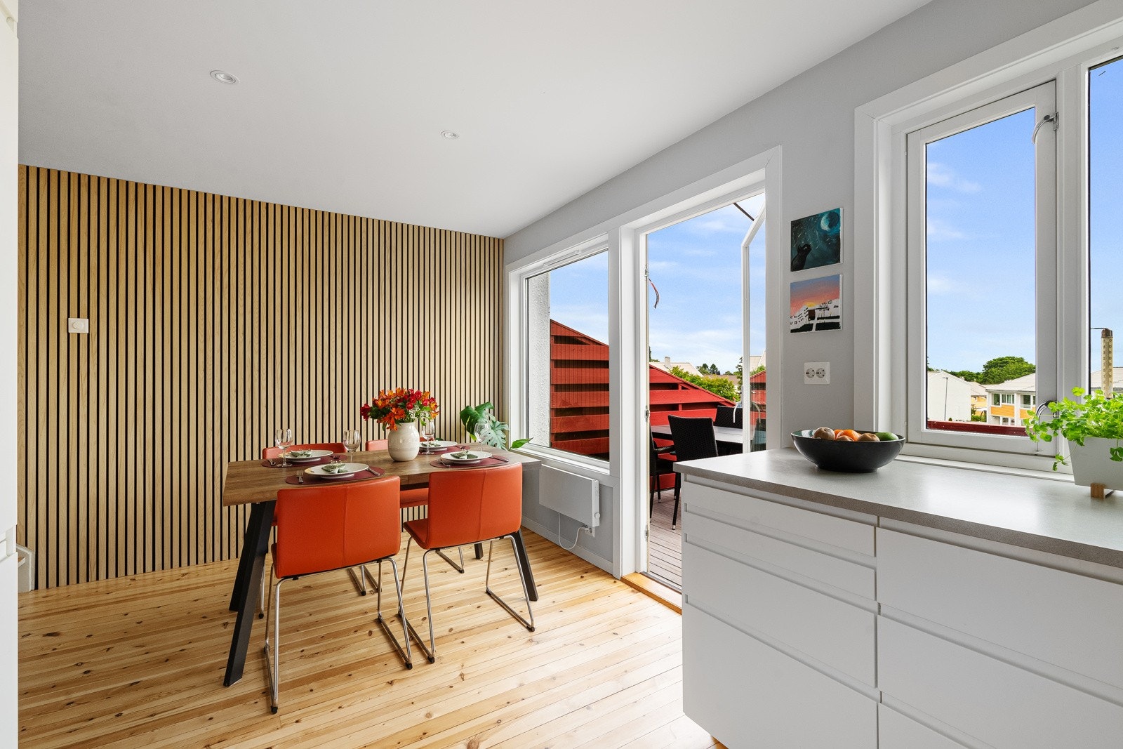 God plass til spisegruppe. Galleribilde