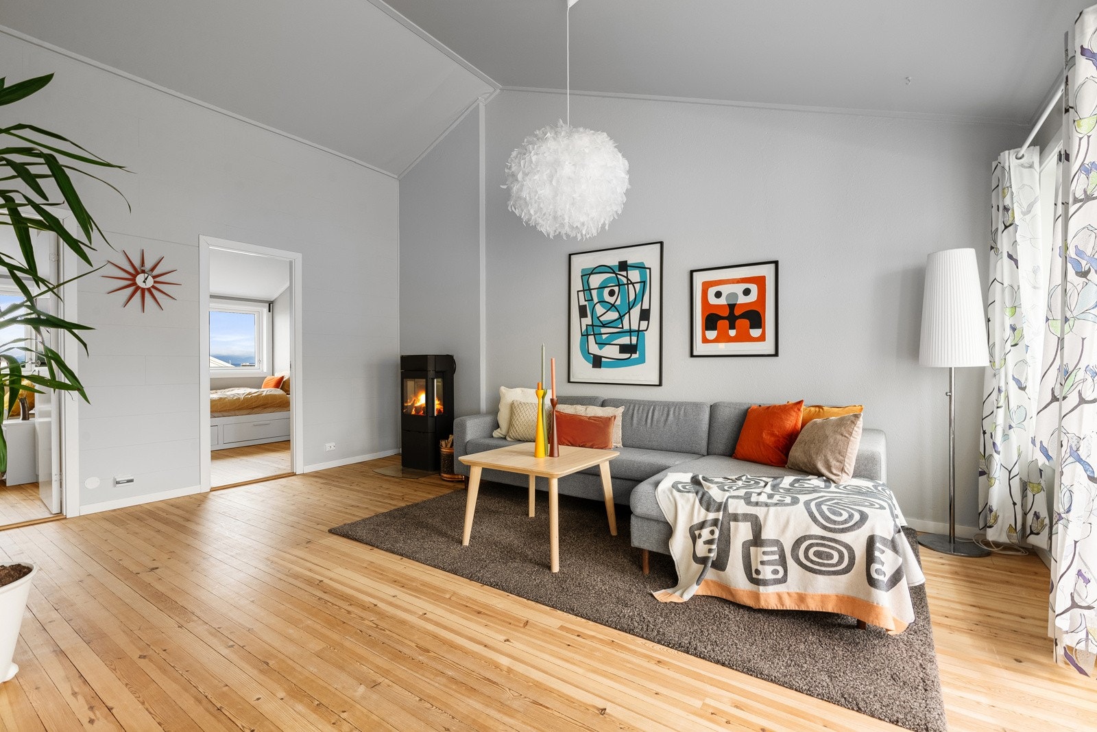 Stuen kan enkelt innredes i ulike soner. Galleribilde