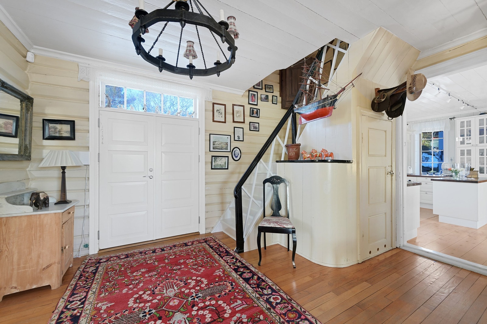 Delikat hall med flotte detaljer. Galleribilde