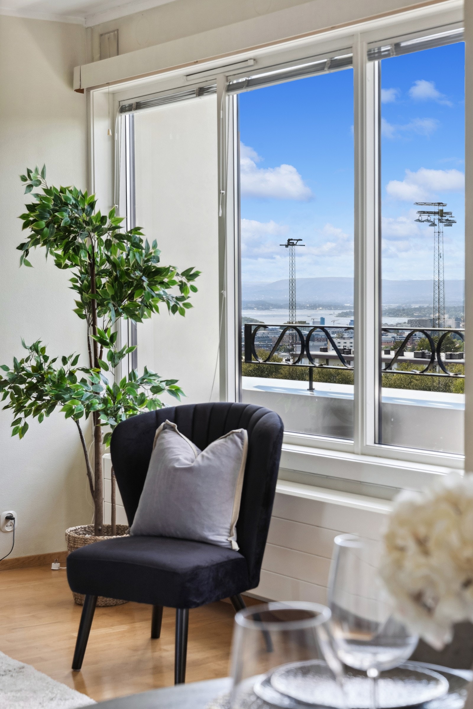 Stue med flott utsikt Galleribilde