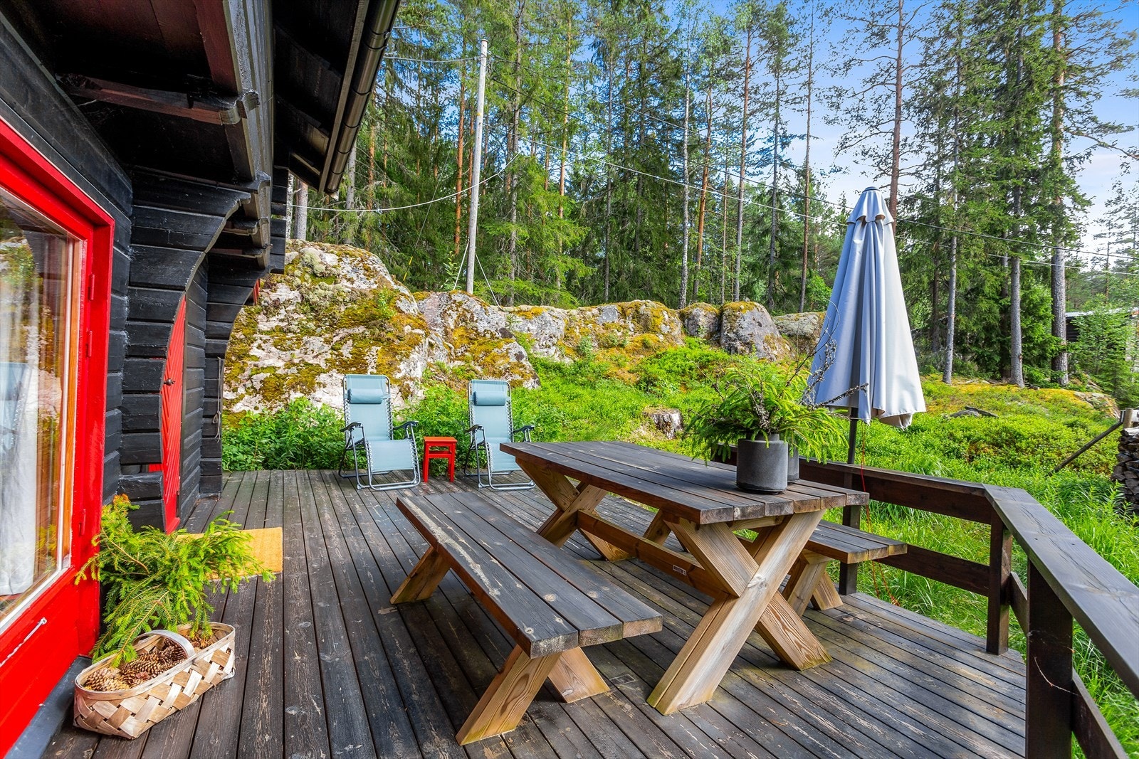 Her er det god plass til hyggelig sittegruppe, grill og beplantning. Galleribilde