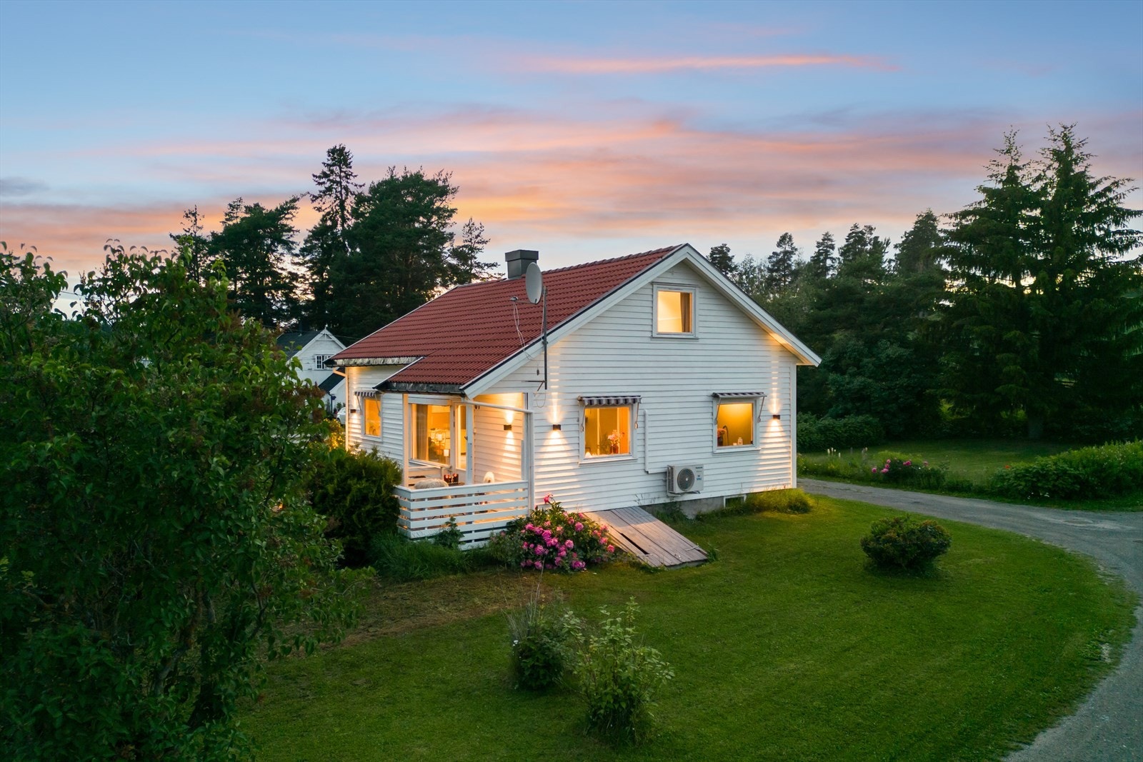 Enebolig fra 60-tallet med ca. 2 måls tomt på Skreia. Galleribilde