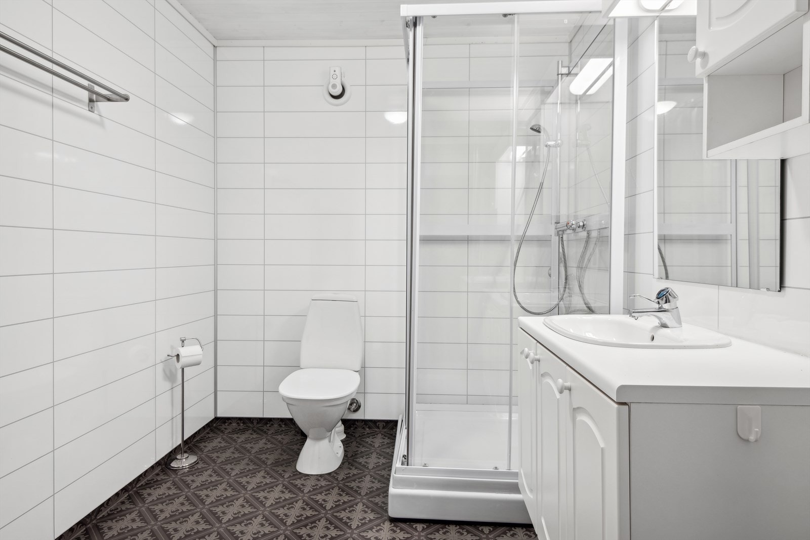 Rom i kjeller oppført som bad (Ikke godkjent)
Se punkt om ferdigattest for ytterliere informasjon. Galleribilde