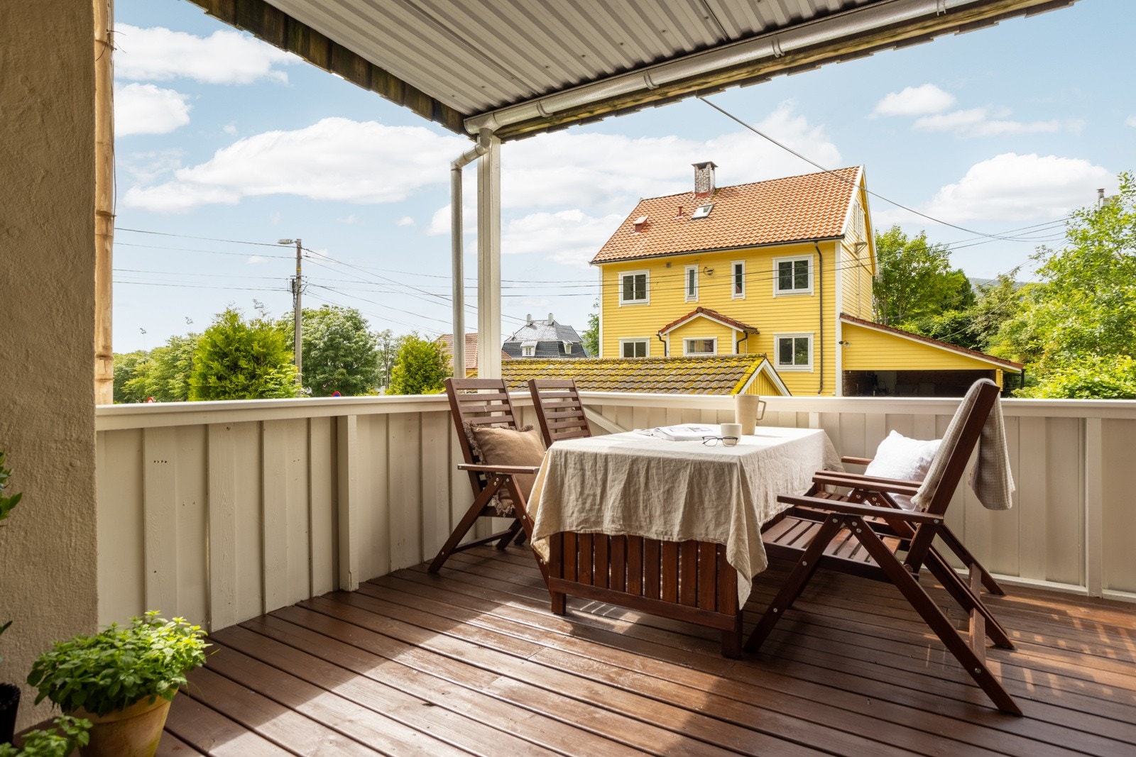 Balkongen måler hele 19 kvm! Galleribilde