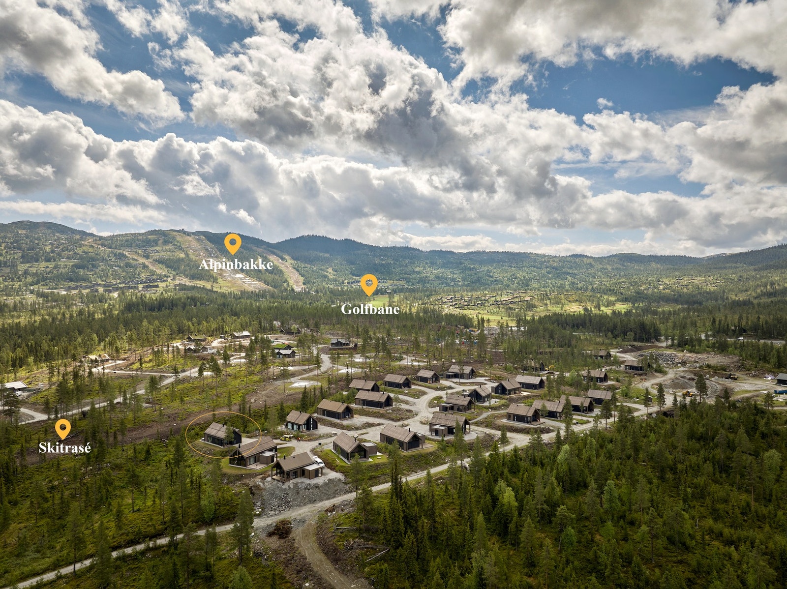 Kort vei til Nesbyen Alpinsenter, samt golfbanen Galleribilde