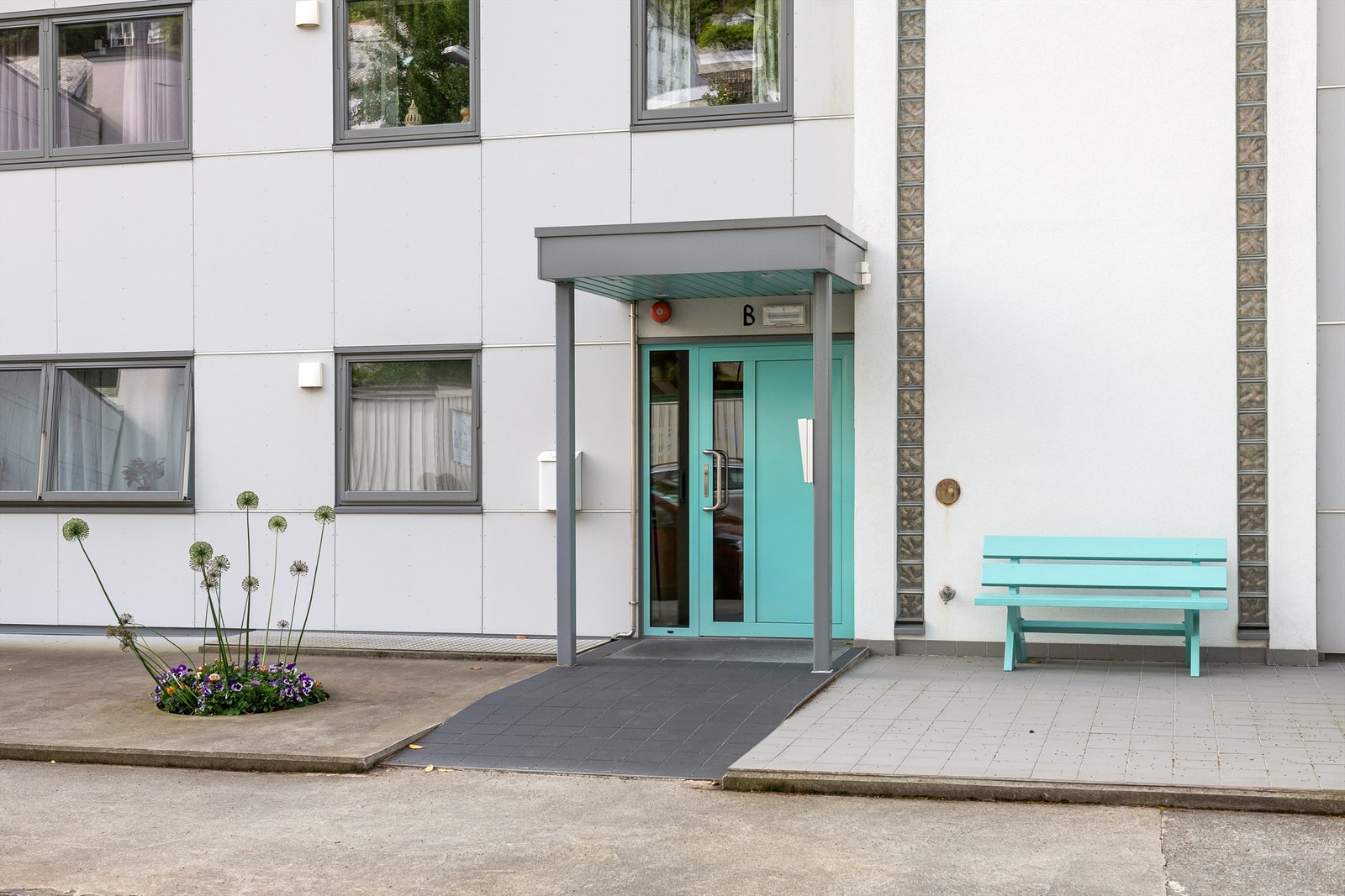 Inngangsparti mot Fjellgata Galleribilde