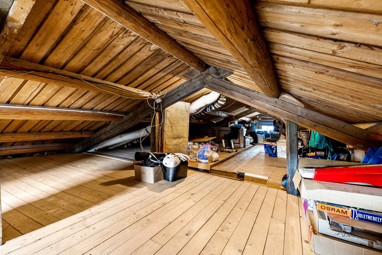 Loft med gode lagringsmuligheter Galleribilde