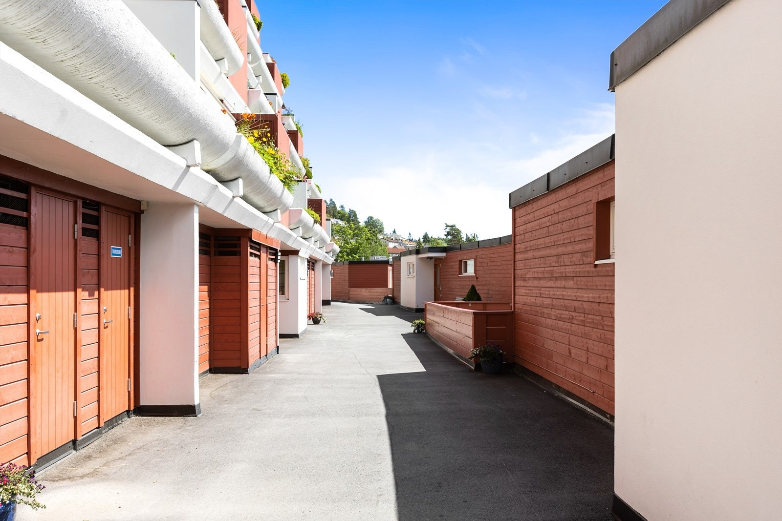 Leiligheten disponerer også en ekstern bod i samme etasje på 3 m² for øvrig oppbevaring. Galleribilde