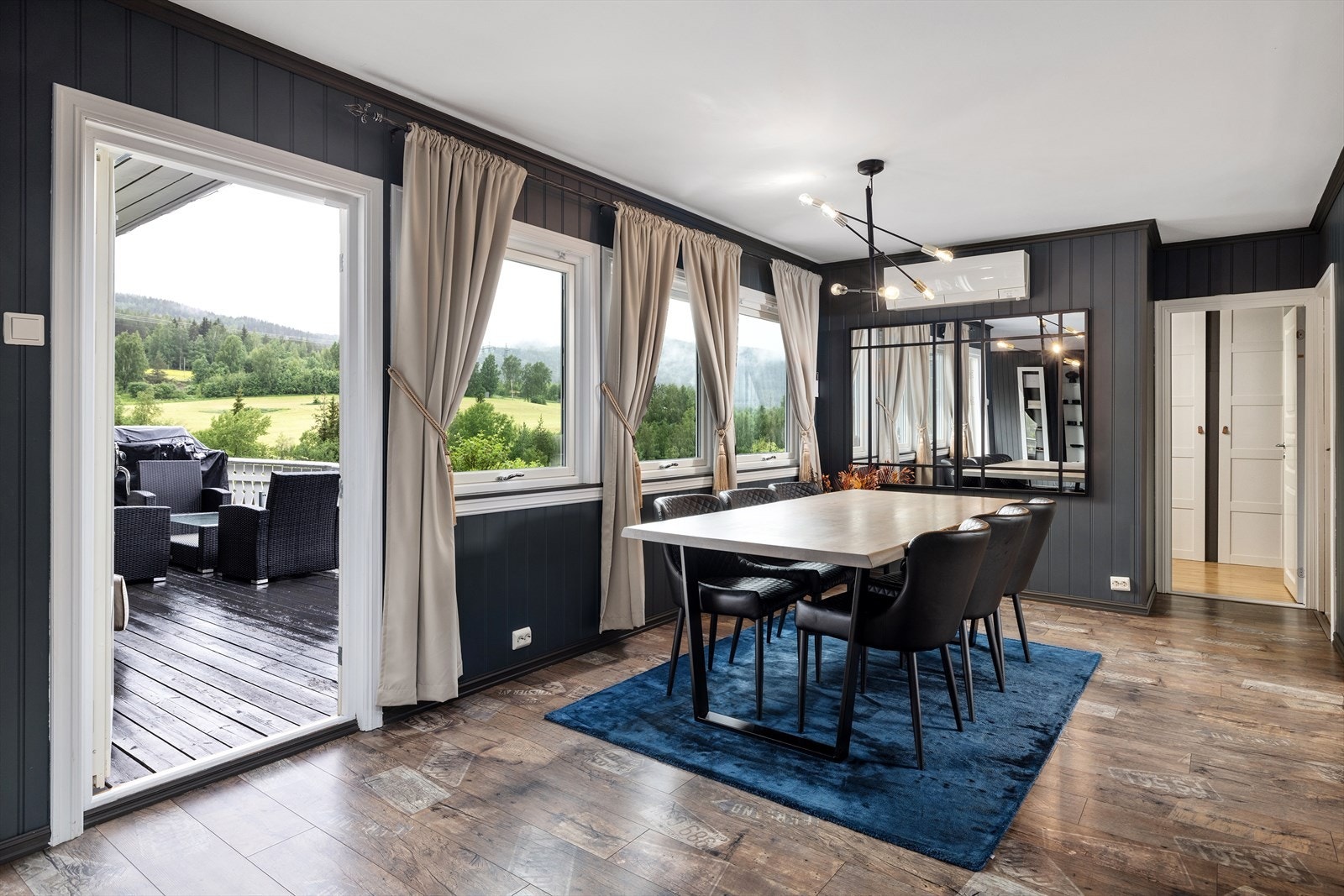 Kjøkken i delvis åpen løsning Galleribilde