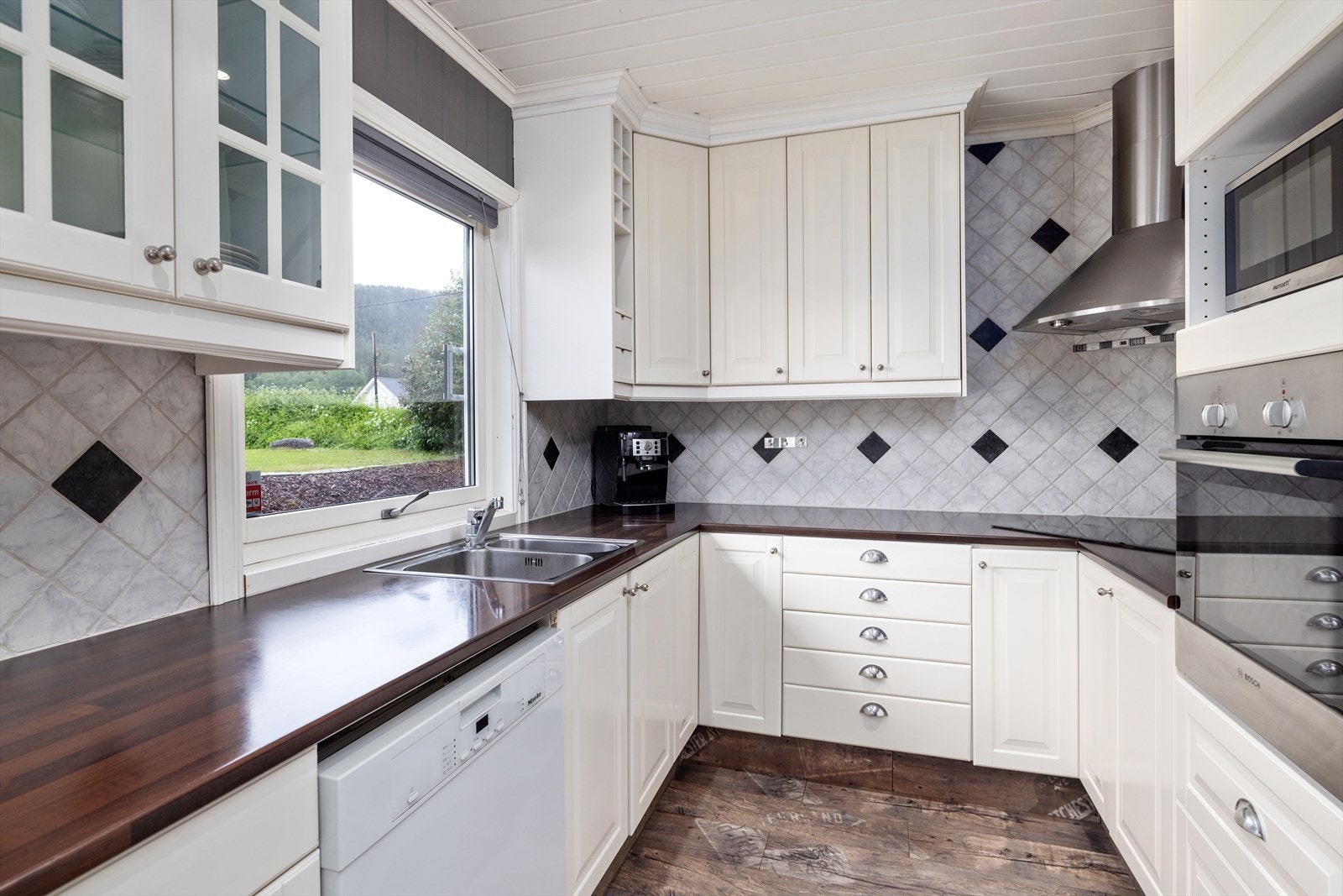 Det er godt med skap- og benkeplass Galleribilde