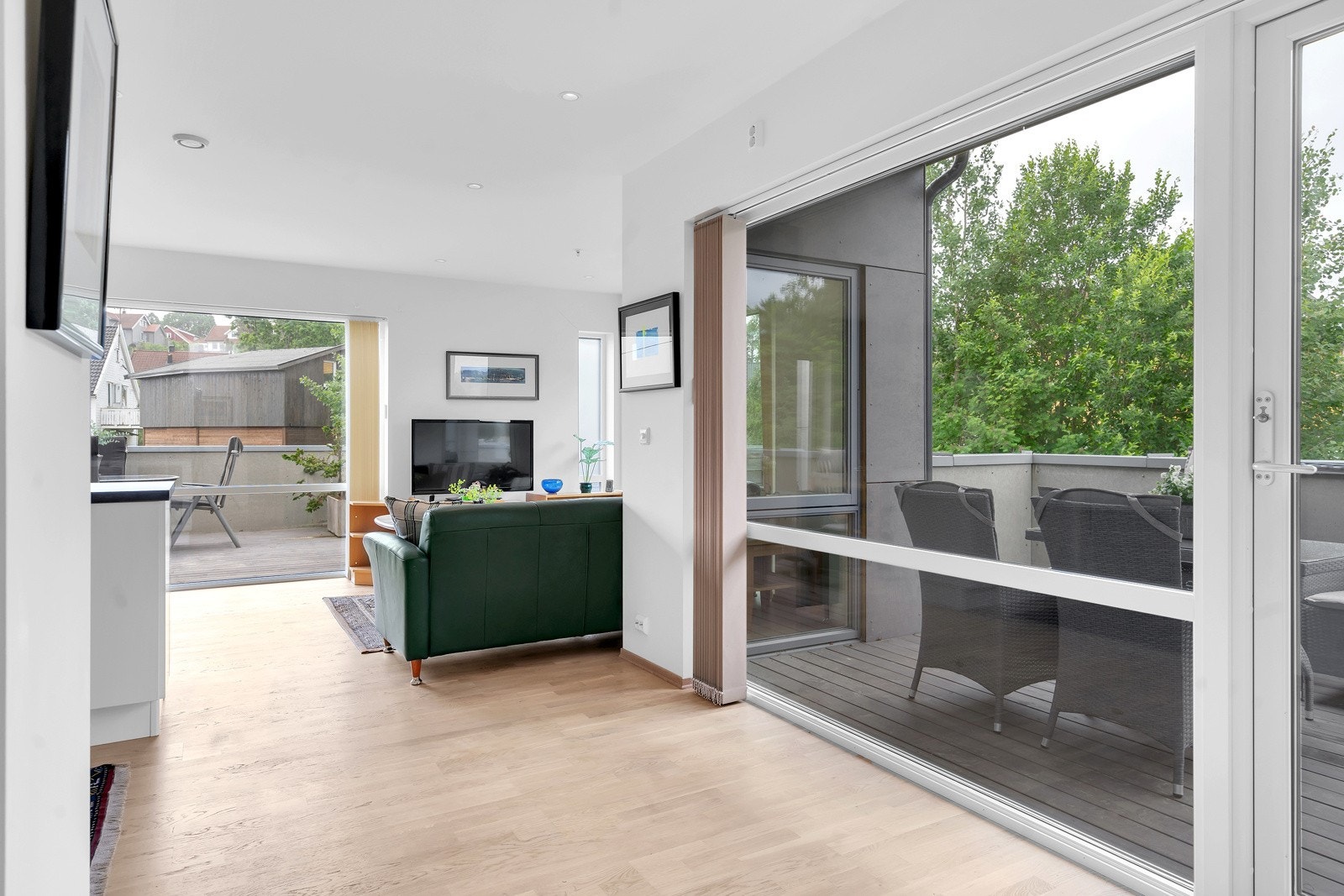 Fra stue/kjøkken er det utgang til den andre balkongen Galleribilde