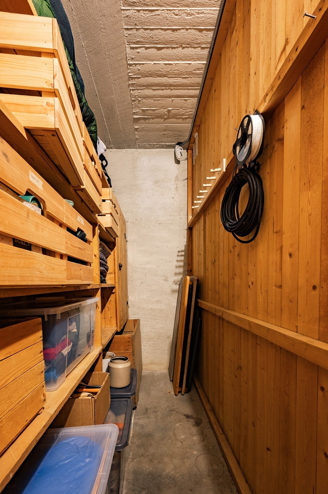 I kjelleren finnes to kjellerboder på hhv. 1,50 og 4 kvm Galleribilde
