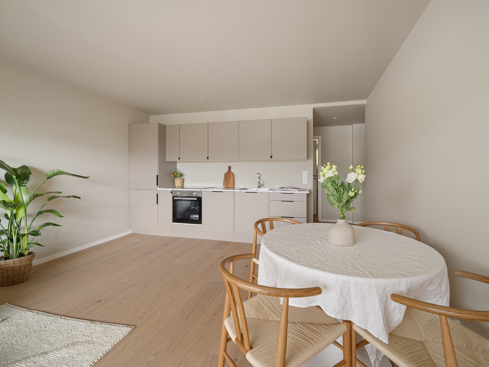 Leiligheten har nytt elektrisk system. Arbeidet ble utført av Bergen Elektro Automasjon AS. Galleribilde