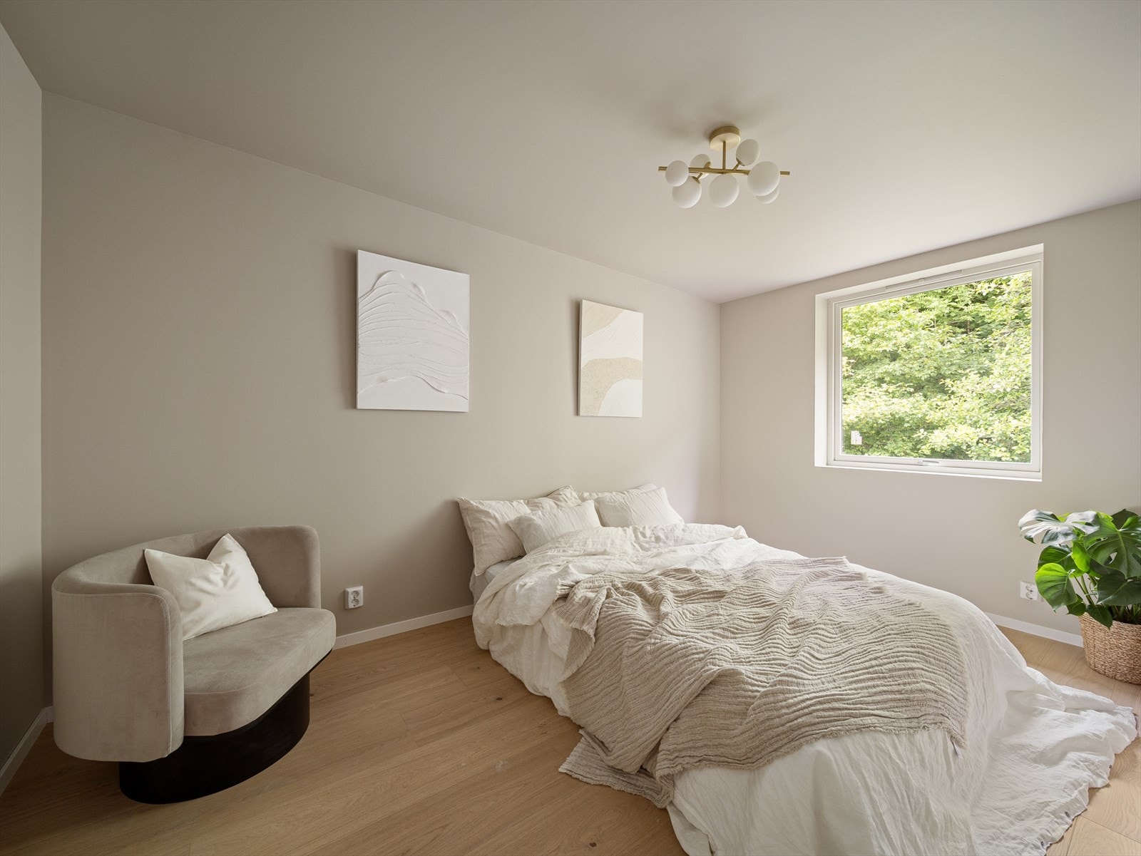 Leiligheten har to soverom på hhv. 10,5 kvm og 10 kvm. Galleribilde