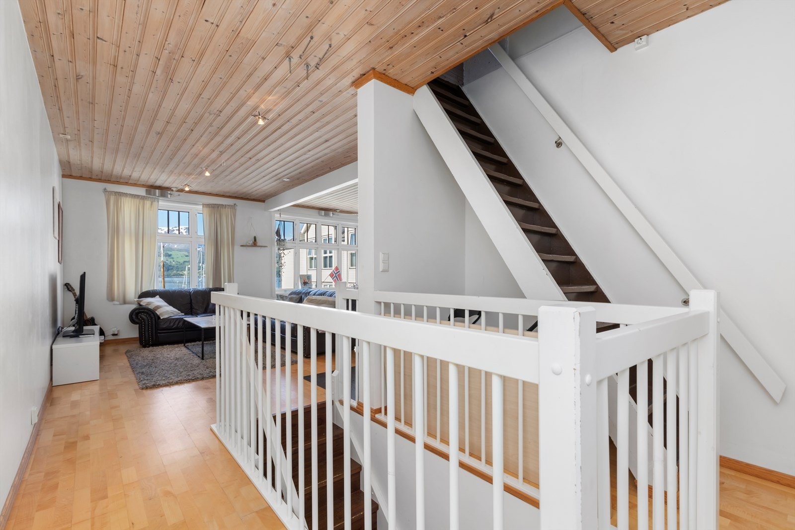 Her kan du altså bo og bedrive forretning i første etasje Galleribilde