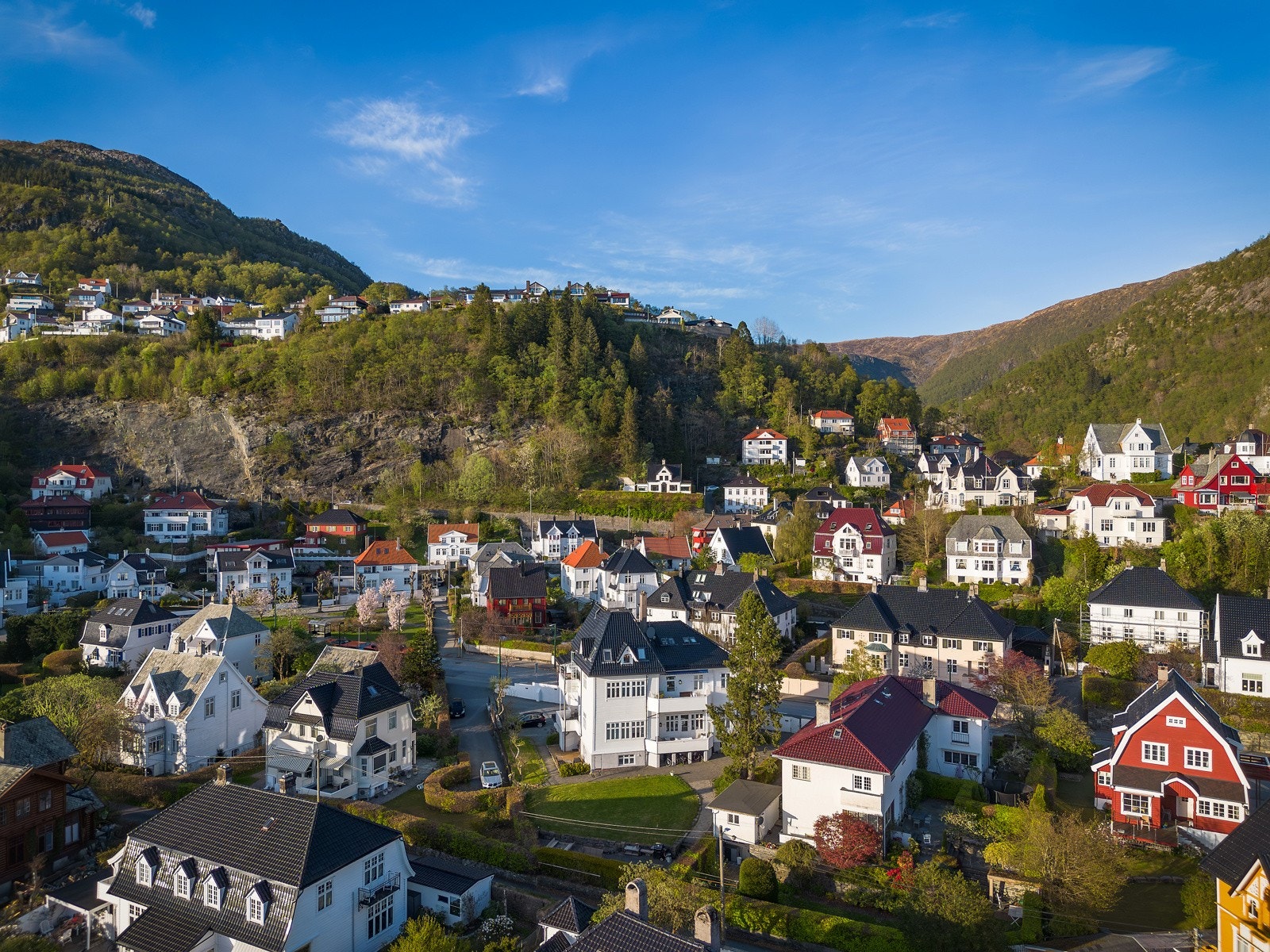 Fra boligen er det blant annet gangavstand til Haraldsplass, Haukeland, Bystasjonen og sentrums myldrende folkeliv. Galleribilde