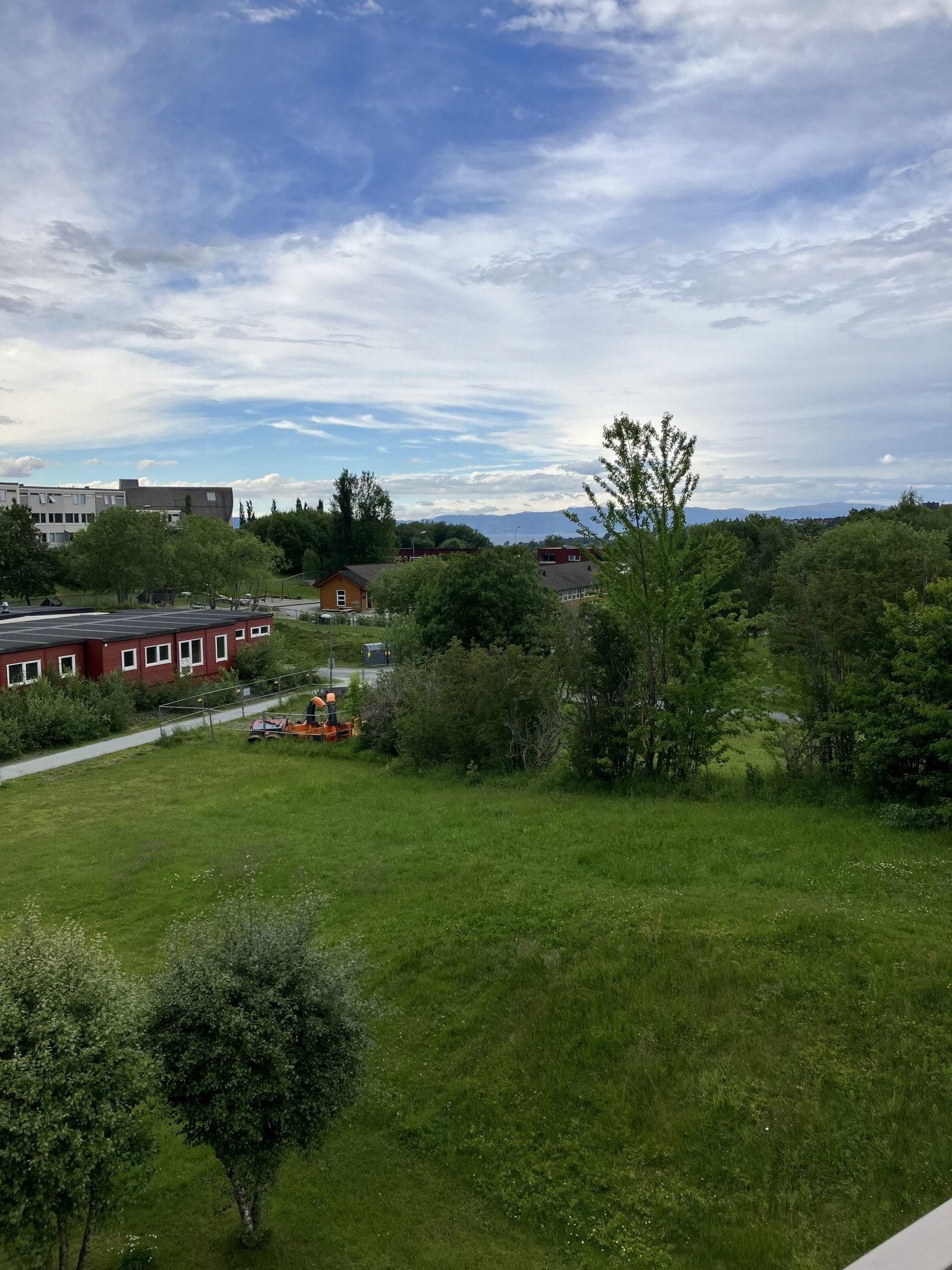 Fra boligen er det flott utsikt over borettslagets grønne friområder. Galleribilde