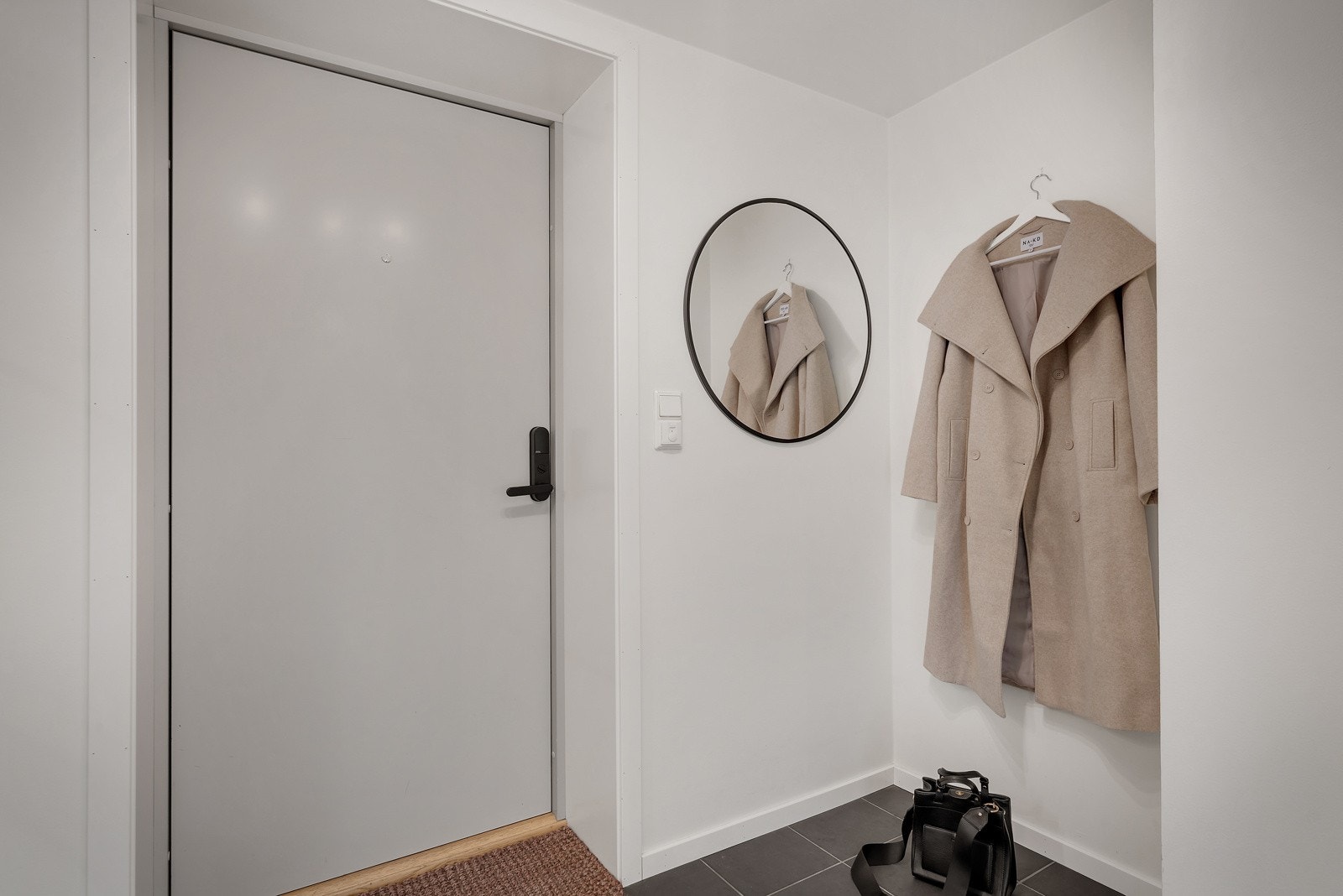 Entre med garderobeløsning Galleribilde