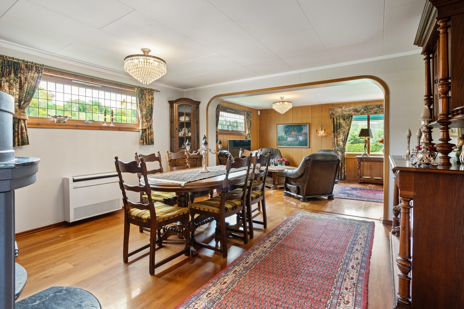 Spisestue - 1. etasje. Galleribilde