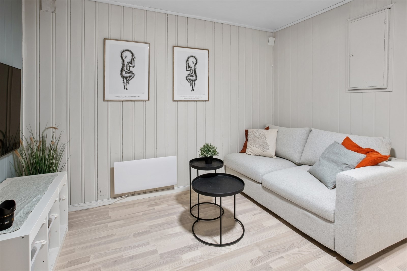 Hyggelig kjellerstue med ny parkett (opprinnelig godkjent som bod, se pkt. om ferdigattest/brukstillatelse) Galleribilde