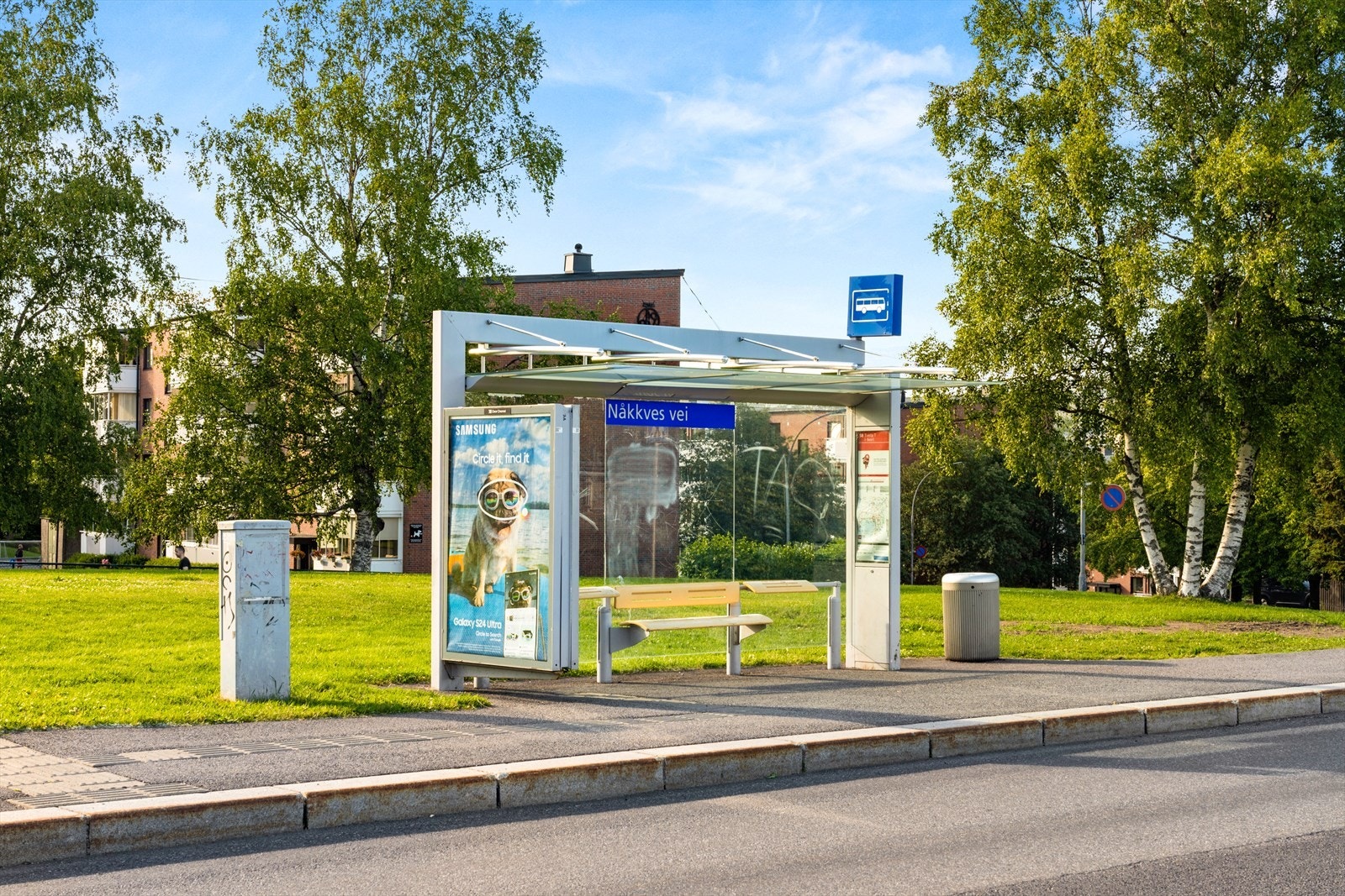 Bussholdeplass Galleribilde
