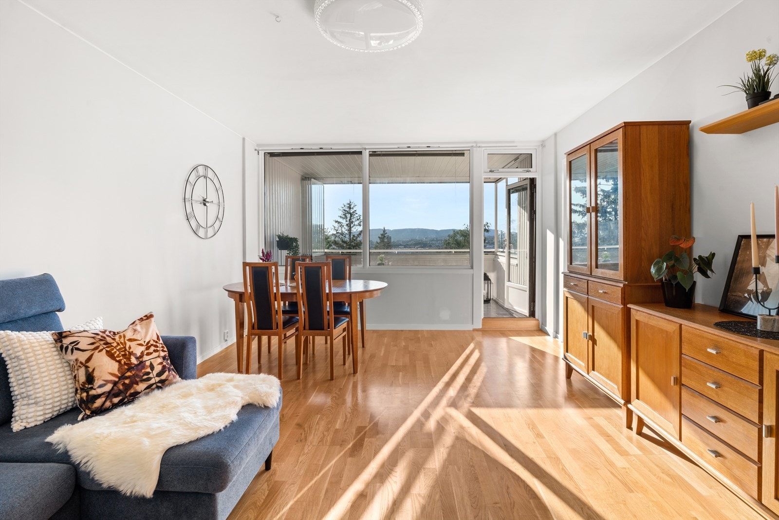 Romslig stue Galleribilde