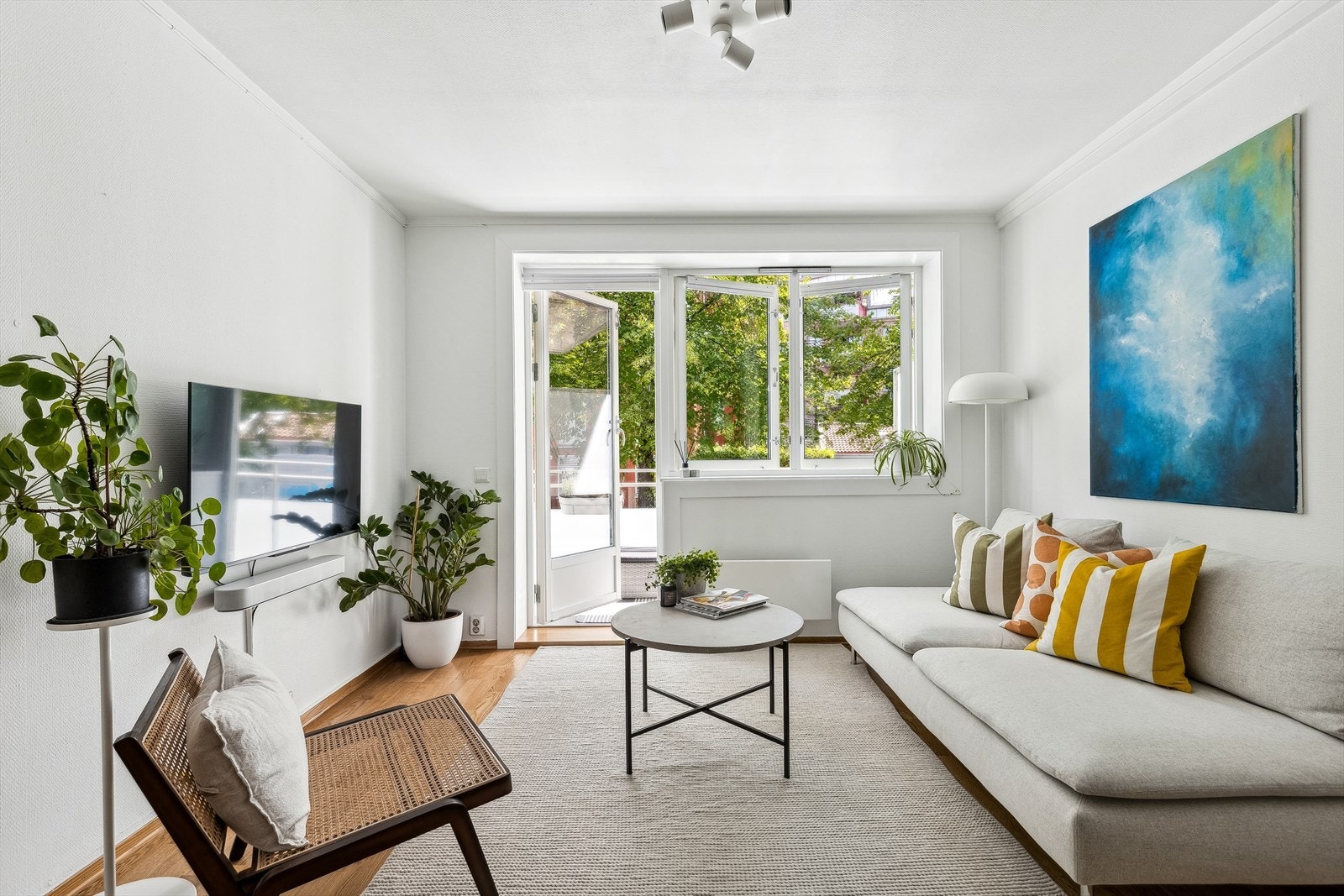 Leiligheten ligger i et sentralt og urbant område i Gamlebyen, ved foten av Ekebergskrenten. Området har blitt meget attraktivt og populært blant Oslos befolkning. Galleribilde