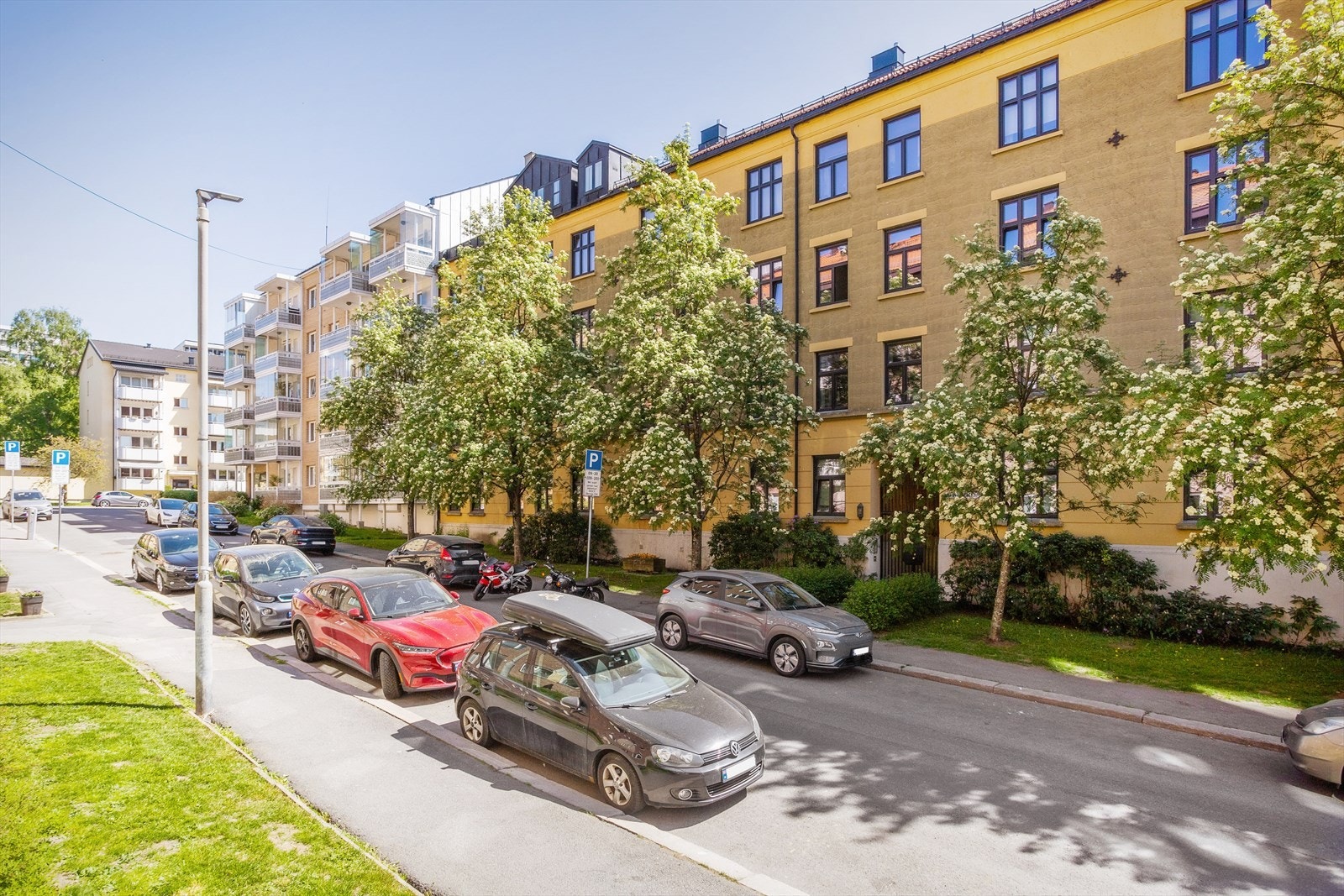 Leiligheten ligger tilbaketrukket i en rolig gate, kort vei til alt av fasiliteter Galleribilde