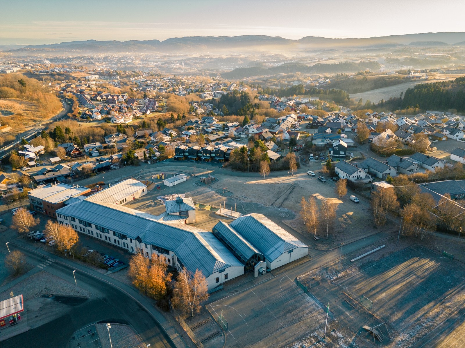 Trygg skolevei til Stavset skole, kun 650 meter fra hjemmet Galleribilde