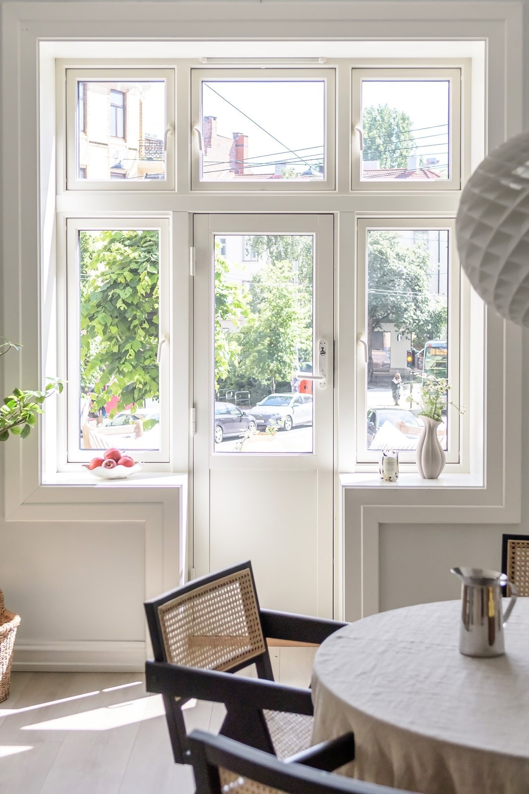 Fra stuen er det utgang til herlig balkong Galleribilde