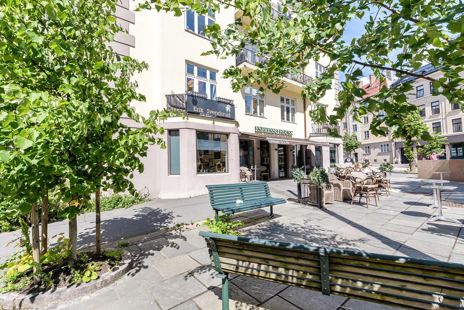 Her bor du i Vogts gate med forretninger, restauranter, kafeer, barer, servicetilbud samt god offentlig kommunikasjon til sentrum Galleribilde