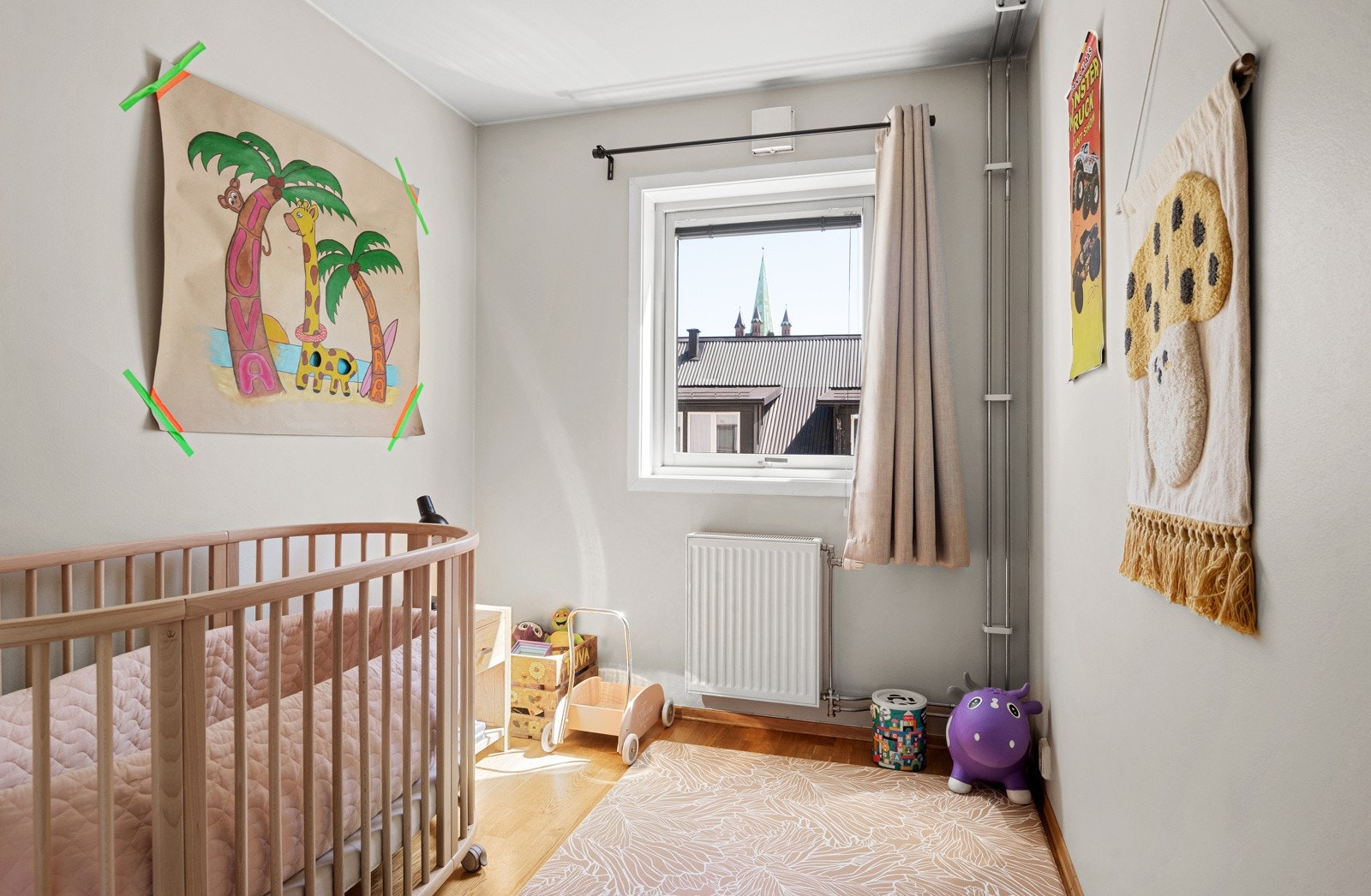 Soverom to og tre er også av fin størrelse og fungerer utmerket som gjesterom, barnerom eller kontor. Galleribilde