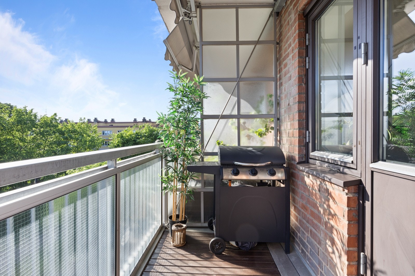 Det er montert lys og stikkontakt på balkongen. Galleribilde
