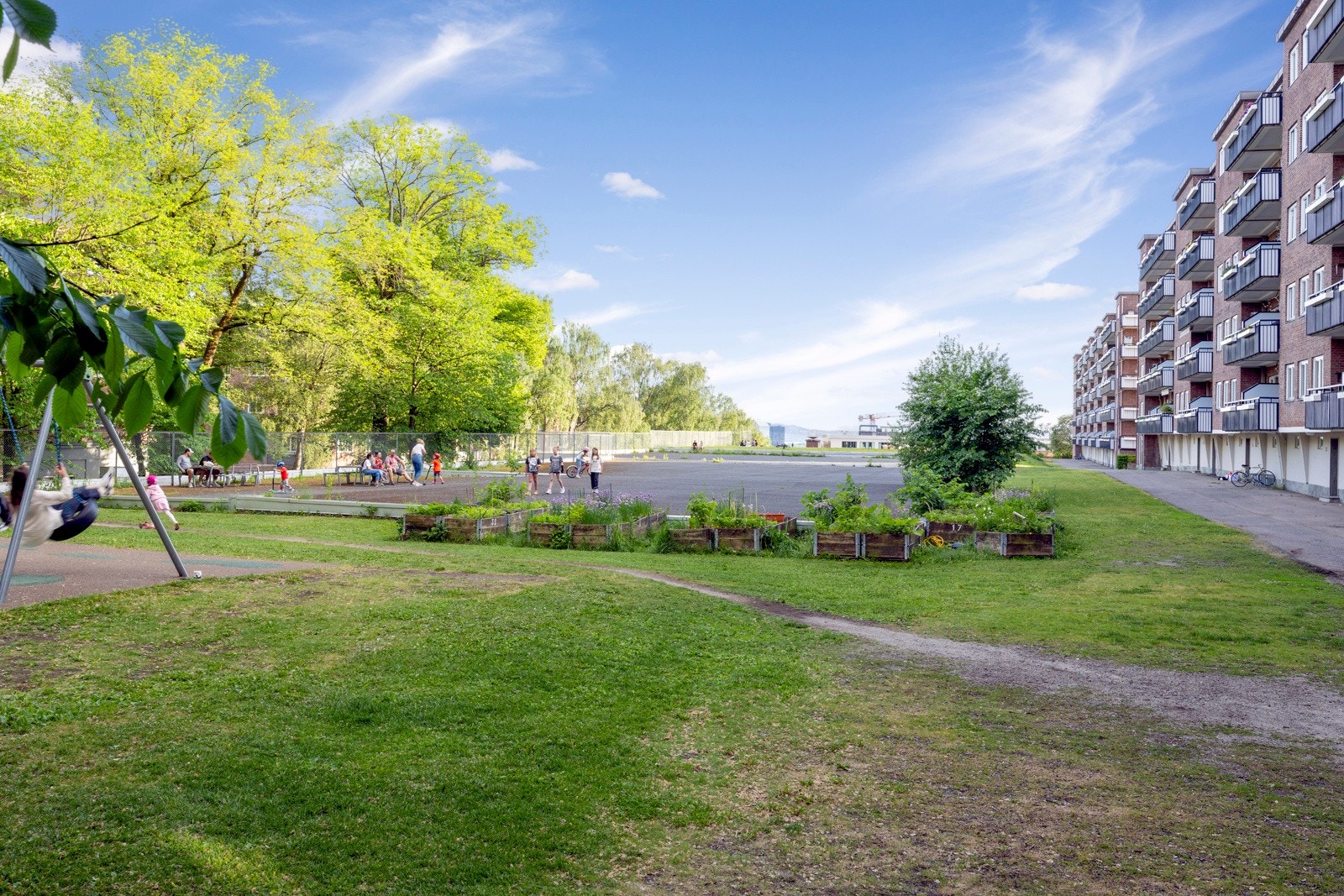 Leiligheten ligger attraktivt og sentralt plassert like over Carl Berners plass. Galleribilde