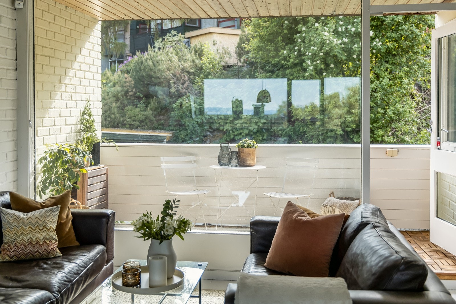 Fra stuen er utgang til en veranda på 6m². Galleribilde