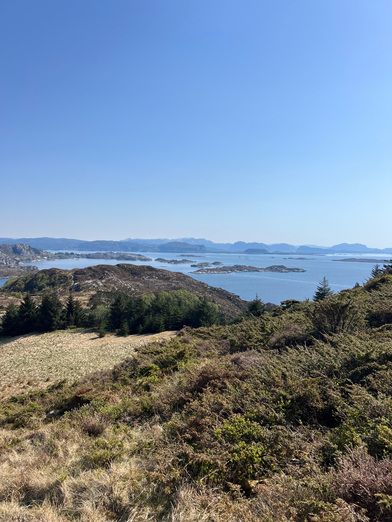 Fantastisk vakker natur med masse flotte turstier på hele øyen Galleribilde
