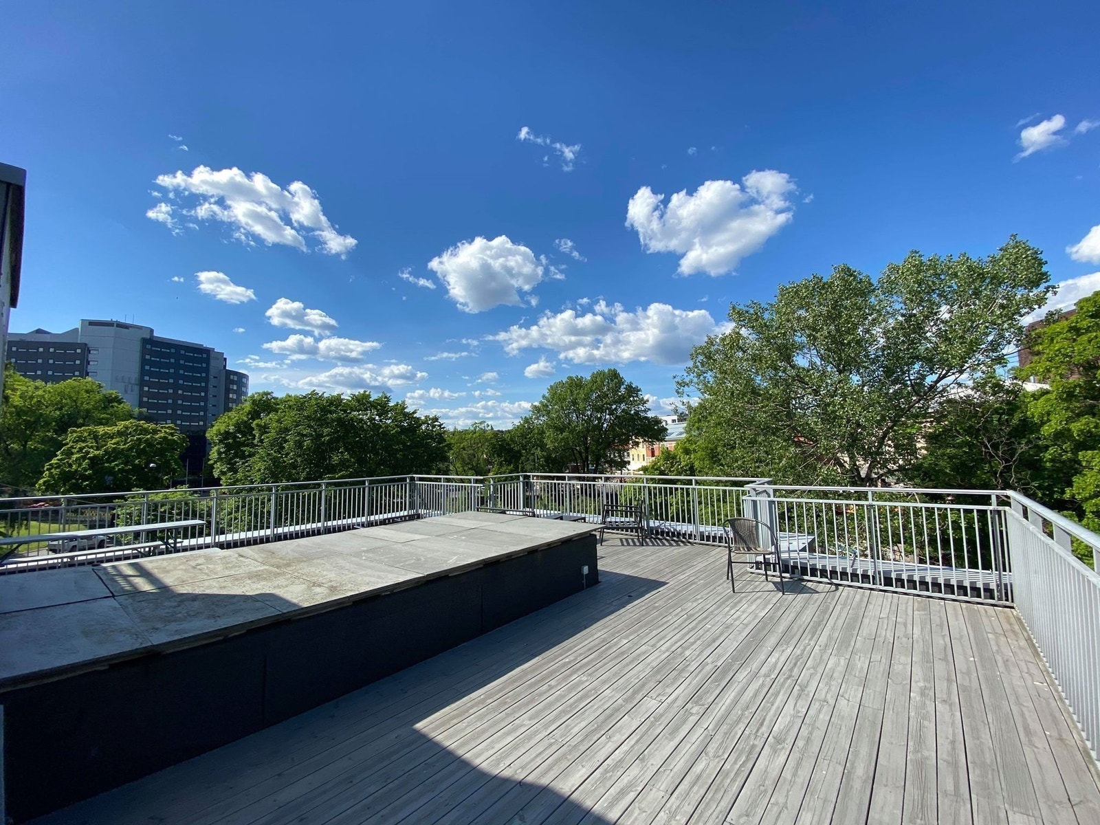 Tilgang til nydelig takterrasse med eksepsjonelt gode solforhold! Galleribilde