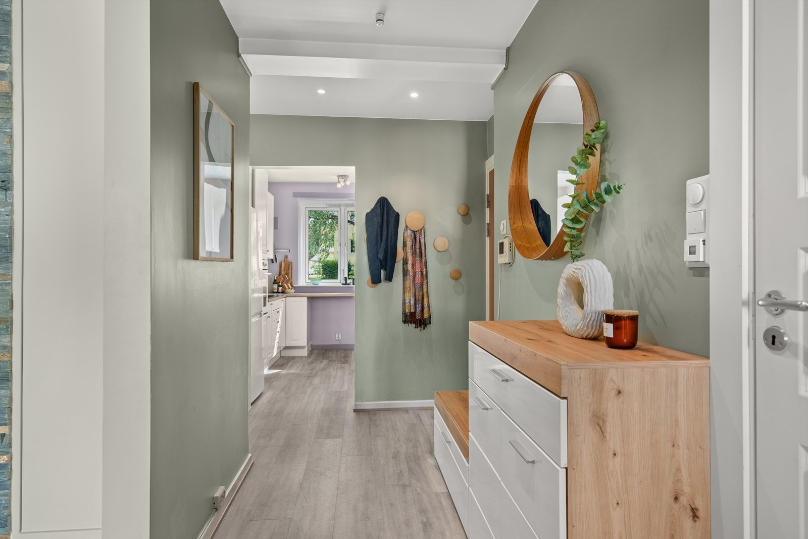 Flott og innbydende entré med lekre detaljer! Galleribilde