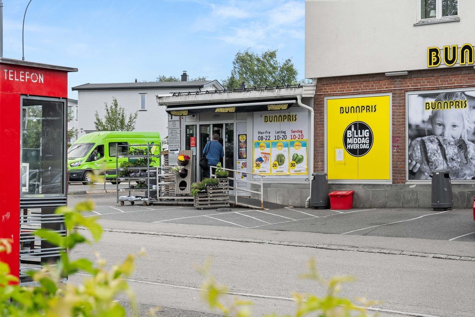 Bunnpris ligger en kort spasertur unna boligen. Galleribilde