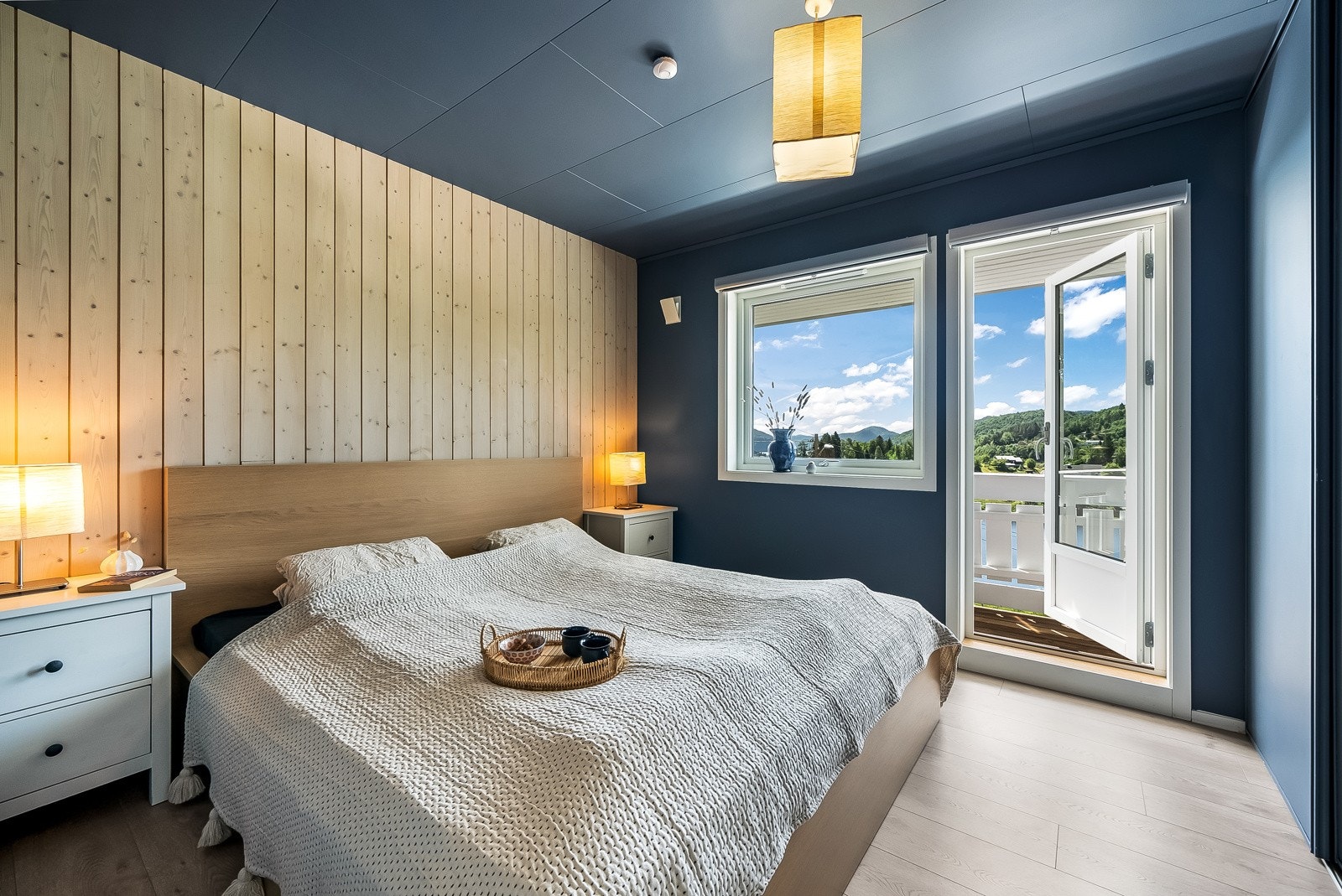 Hovedsoverom med utgang til luftebalkong. Galleribilde