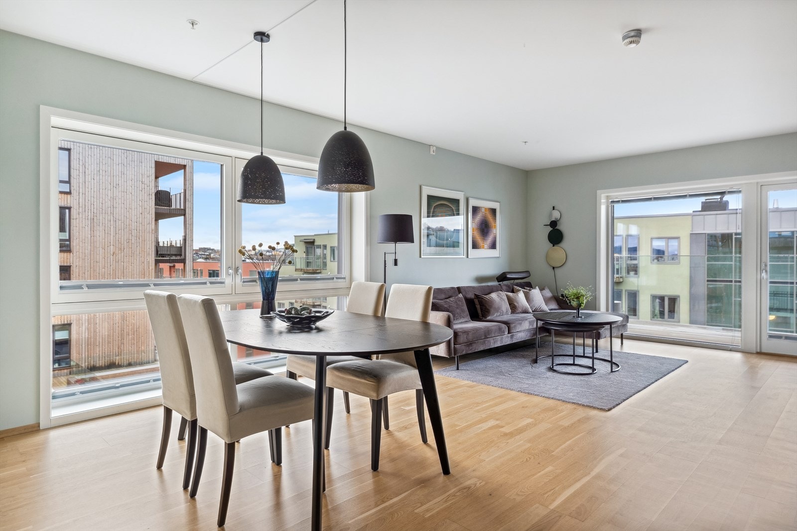 Velkommen til Ladeveien 17 - En svært attraktiv 3-roms leilighet på 100m² beliggende på etterspurte Lilleby. Galleribilde