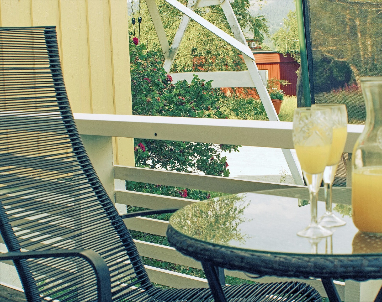 Boligen har både terrasse og balkong. Galleribilde