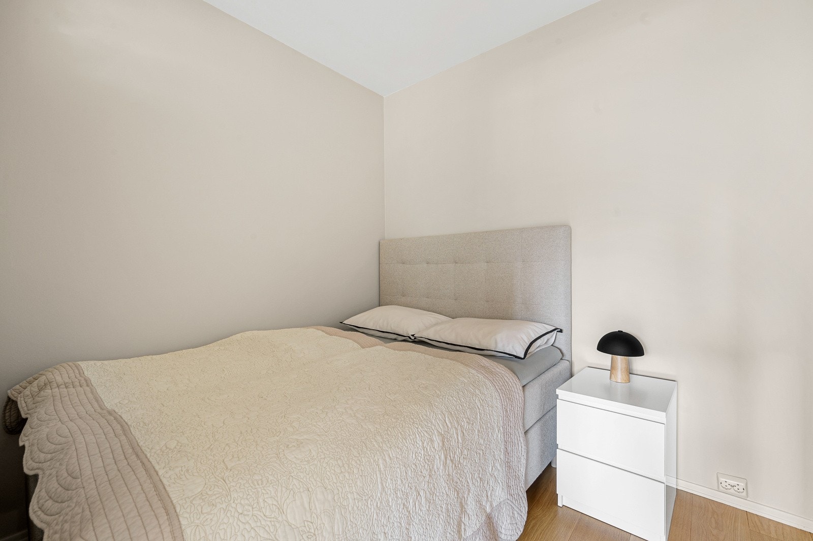 Her har du god plass til dobbeltseng og ev. garderobeoppheng. Galleribilde