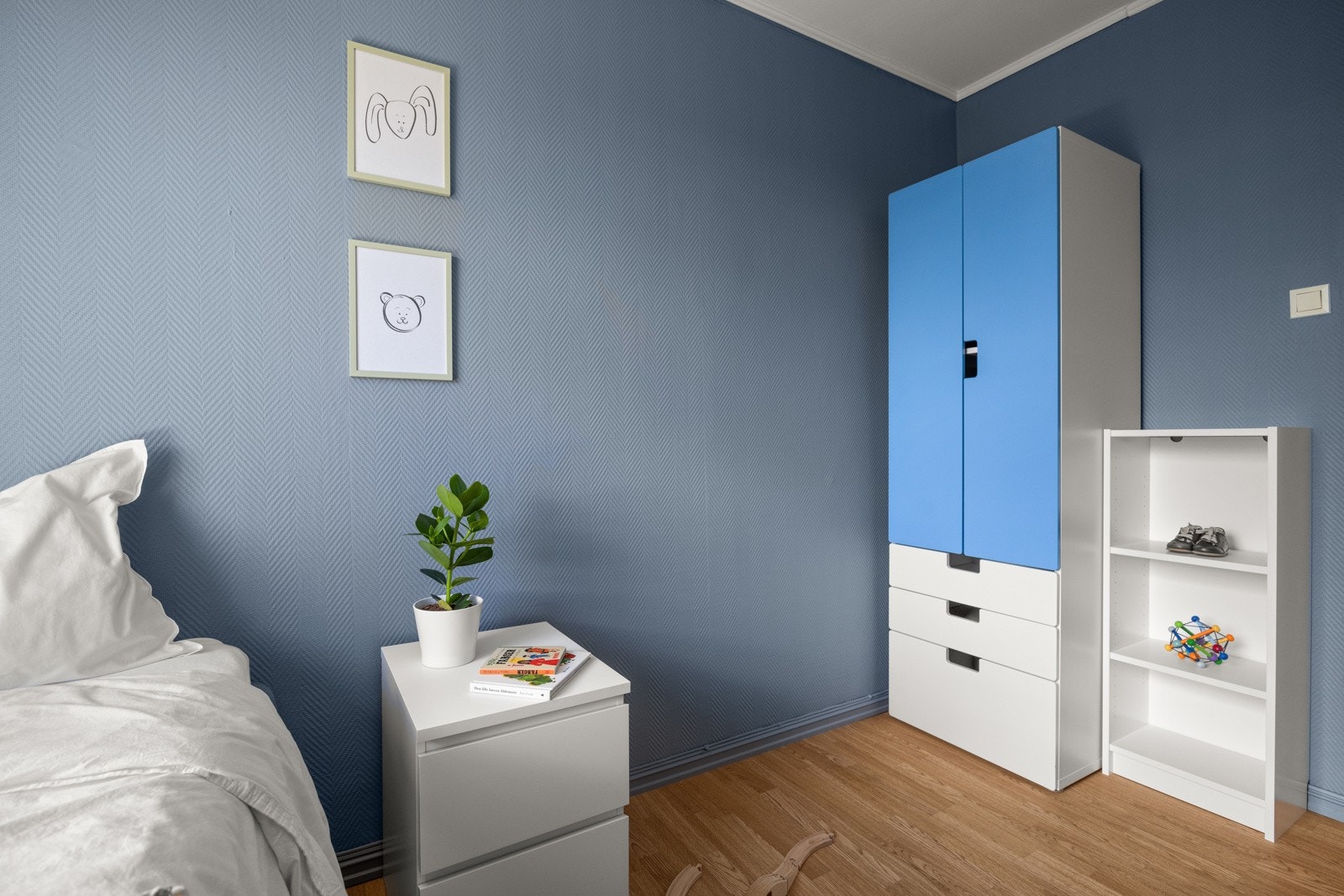 Soverom 2 med plass til seng og garderobe. Galleribilde