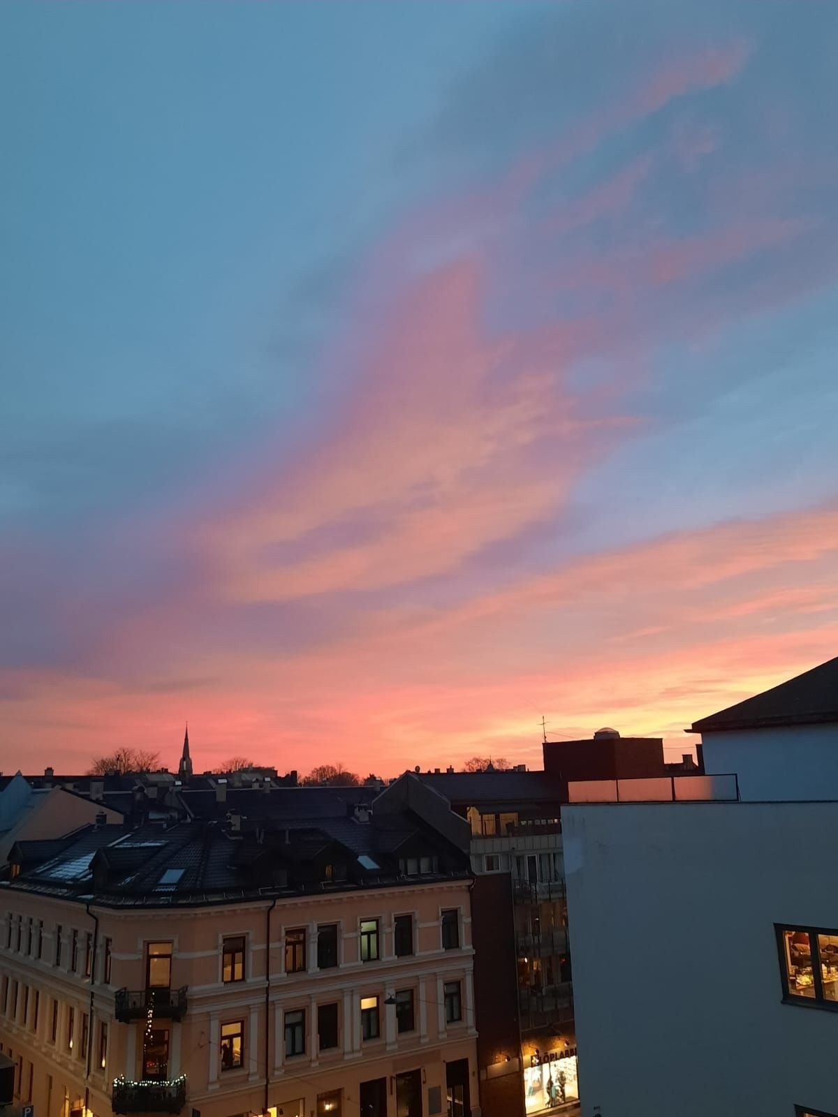 Nyt solnedgangen på balkongen! Galleribilde