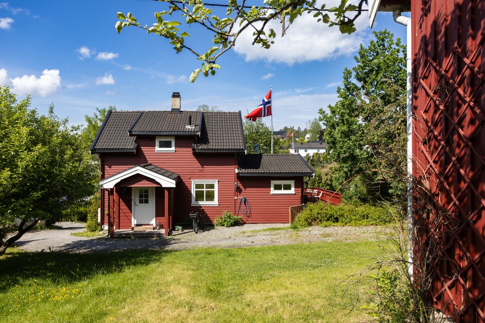 Håkon Andresen v/Privatmegleren Ski & Ås presenterer Eikeliveien 18B Galleribilde
