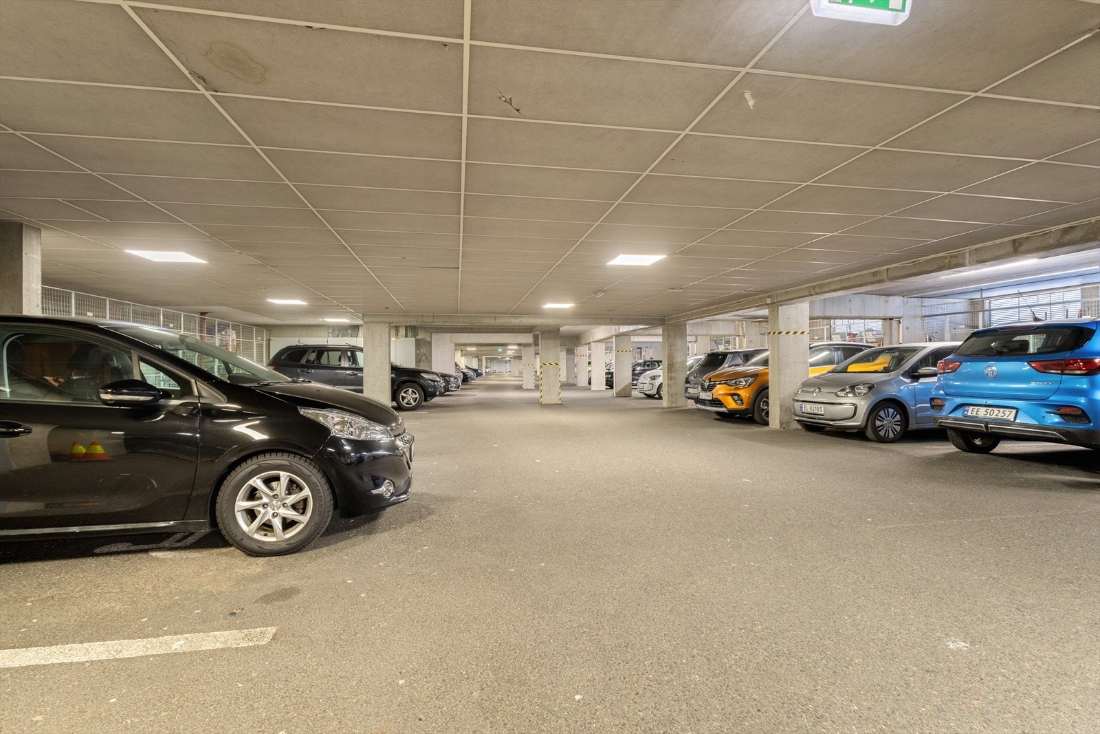 Fast plass i garasjeanlegg Galleribilde